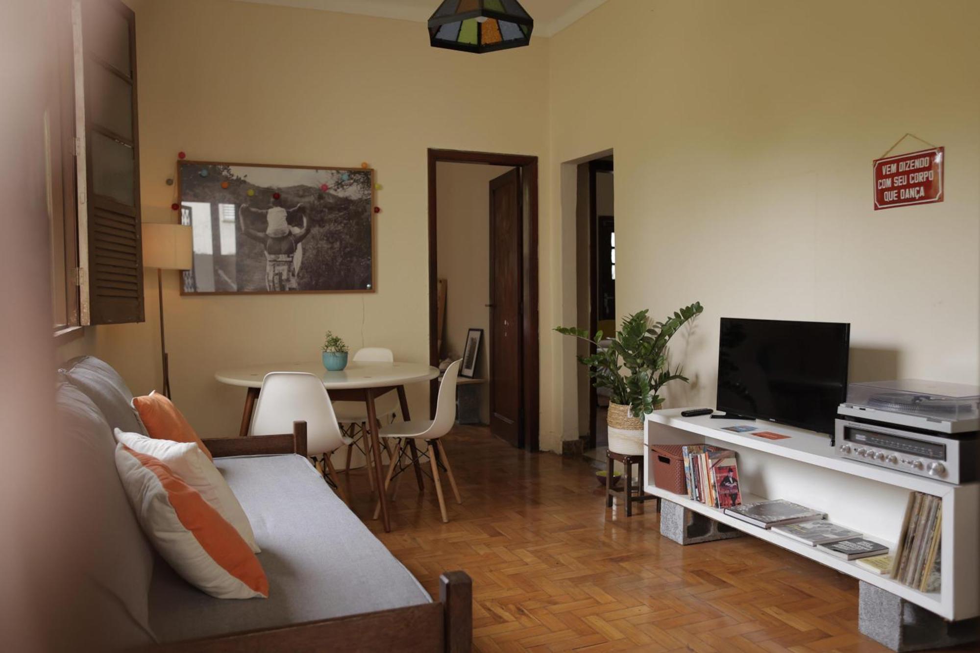 Quarto Casal Com Janela Casa Caramel Belo Horizonte Exterior photo