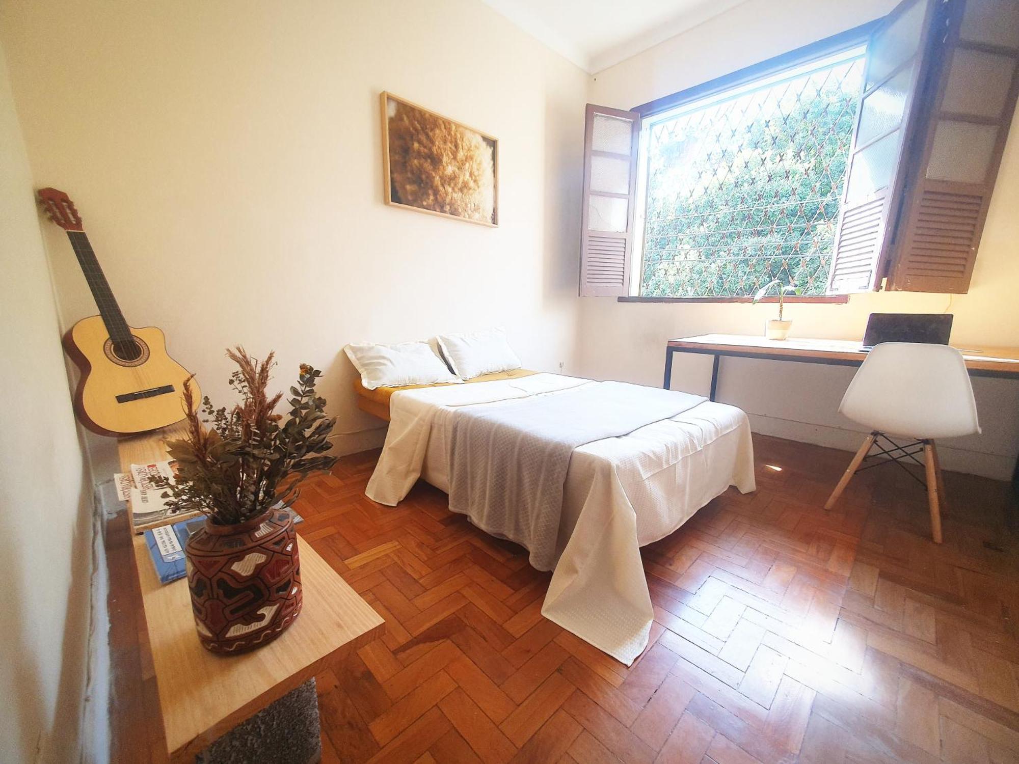 Quarto Casal Com Janela Casa Caramel Belo Horizonte Exterior photo